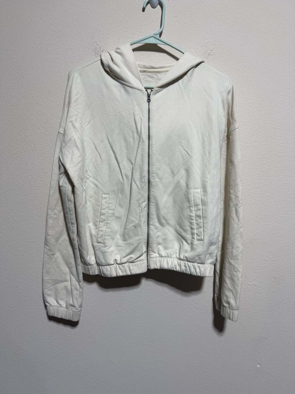 Vuori Laguna Cropped Full Zip Hoodie in Cream